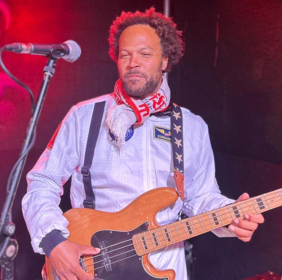 Fabrice – Bass, Hot Rocket Coverband