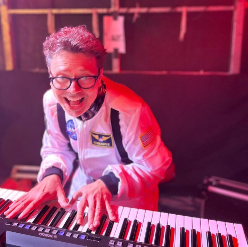 Marcus – Keyboards, Hot Rocket Coverband